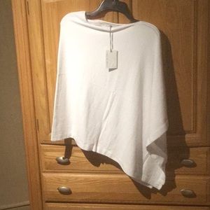 Barefoot Dreams Duo (Sea Salt One Size Soft Poncho+Black Ribbed (OS)Travel Wrap)